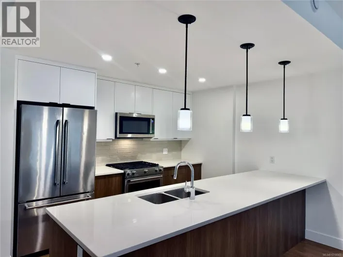 14 2330 Sooke Rd, Colwood