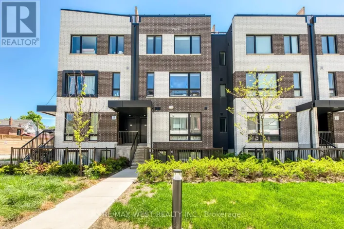 14 - 30 ED CLARK GARDENS BOULEVARD, Toronto