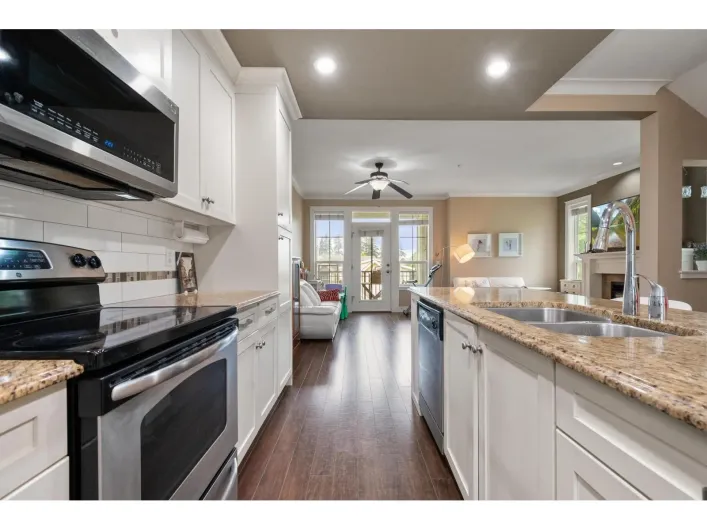 14 45290 SOOWAHLIE CRESCENT|Garrison Crossing, Chilliwack