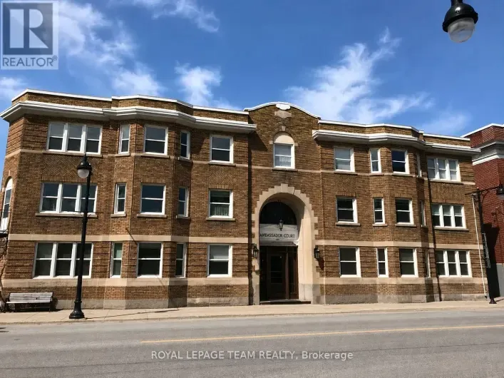 Apartment for rent: 14 - 612 BANK STREET, Ottawa