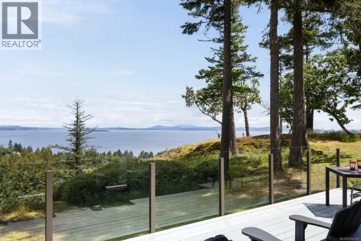 14 942 Boulderwood Rise, Saanich