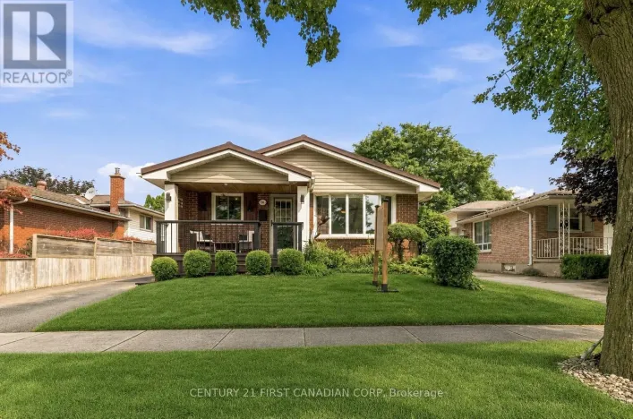 14 ALAYNE CRESCENT, London South