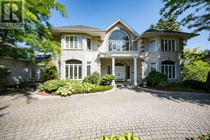 House for sale: 14 ALM COURT, Aurora