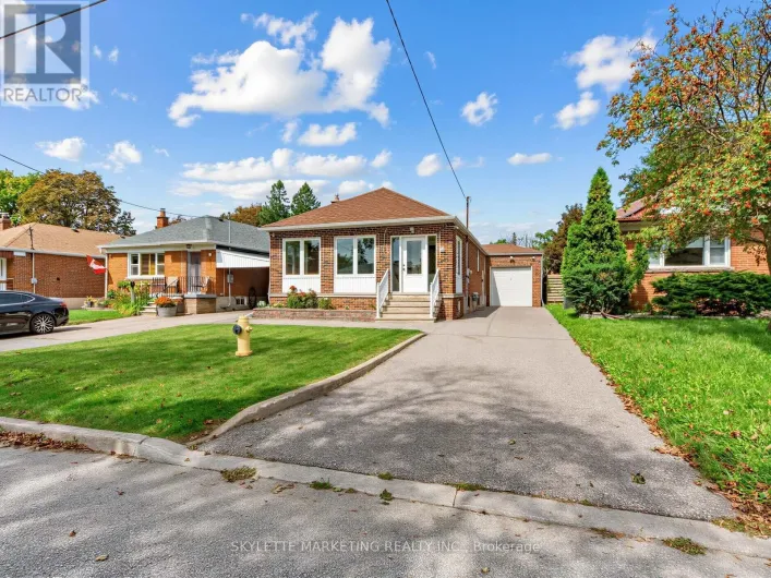 14 BARDWELL CRESCENT, Toronto