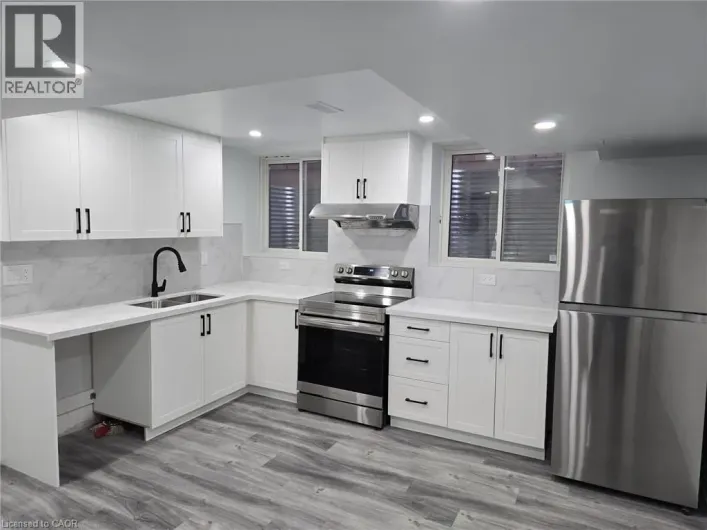 14 CAHILL Drive Unit# LOWER, Brantford