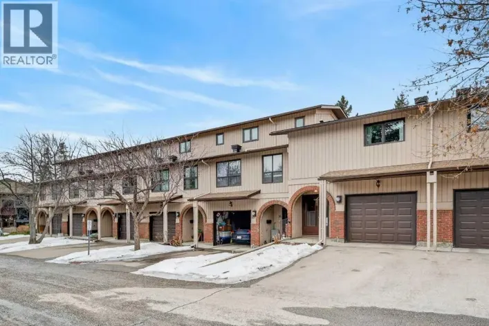 14 Canterbury Gardens SW, Calgary
