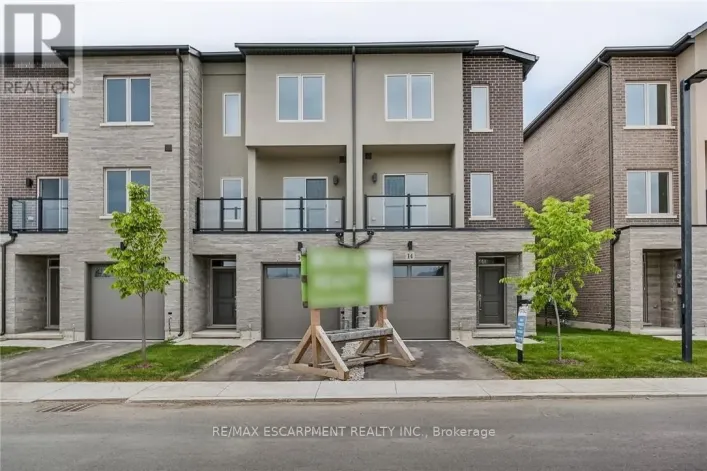 14 CLEAR VALLEY LANE, Hamilton