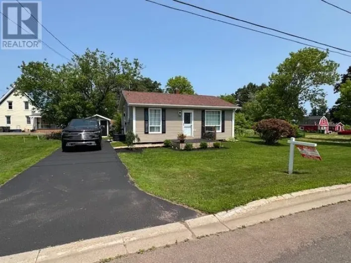 14 East Drive, Summerside