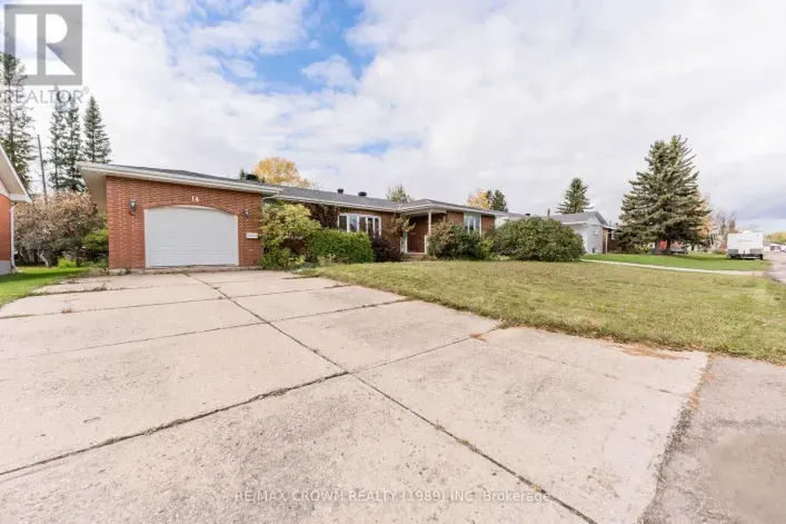 14 KENNEDY AVENUE, Kapuskasing