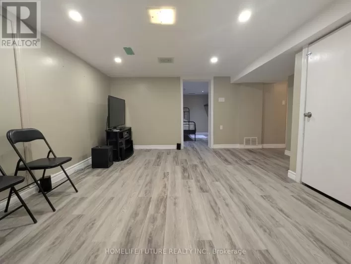 14 LAWNDALE ROAD, Toronto