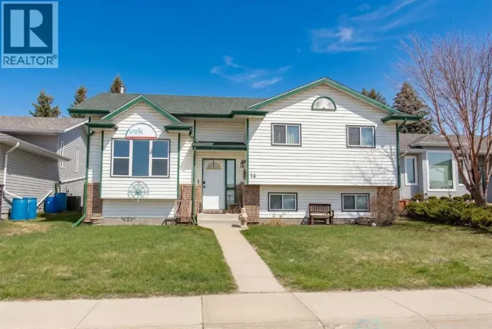 14 Lincoln Park, Lacombe