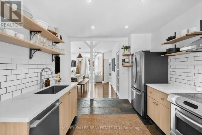 14 MANITOBA STREET, Toronto