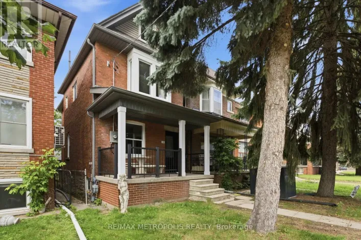14 MCROBERTS AVENUE, Toronto