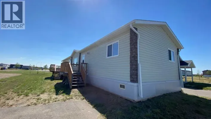 14 Meadows Way, Taber