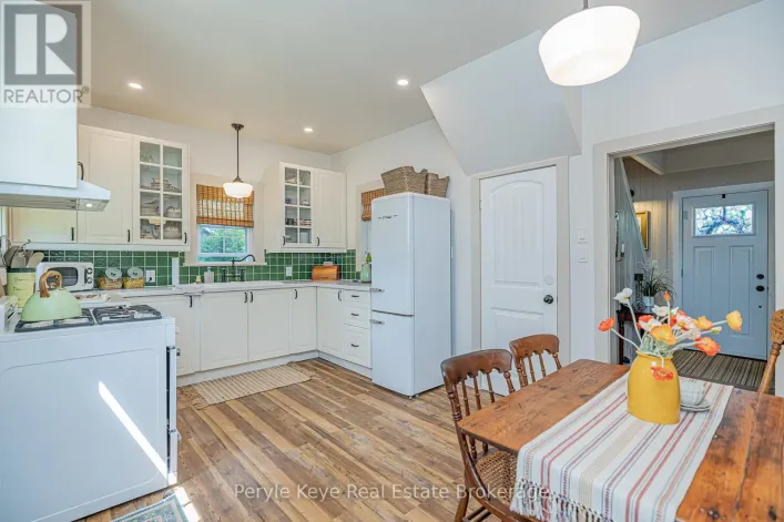 14 MILTON STREET, Bracebridge