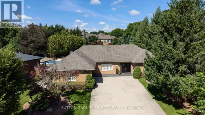 House for sale: 14 NORTHCREST DRIVE, London North