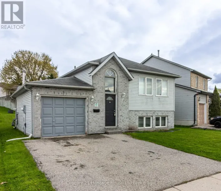 14 PEBBLE BEACH COURT, Woodstock