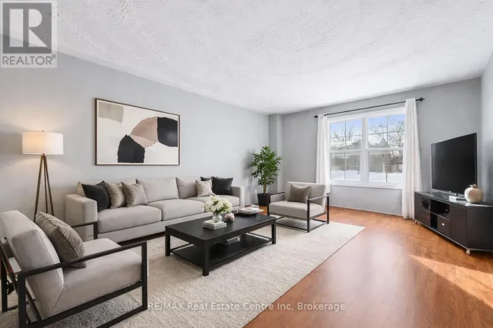 14 PIPERS GREEN COURT, Kitchener