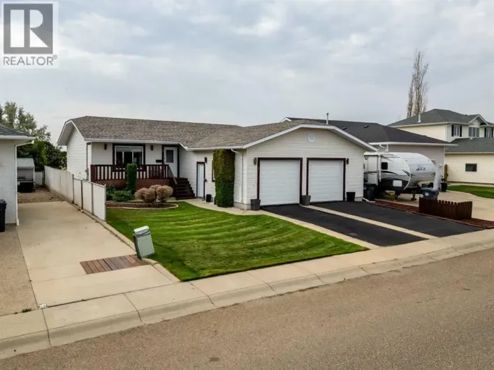 14 Redcliff Way SW, Redcliff