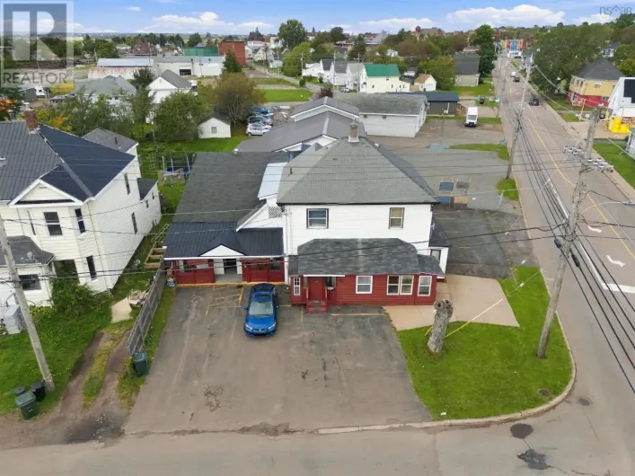 14 Spring Street, Amherst