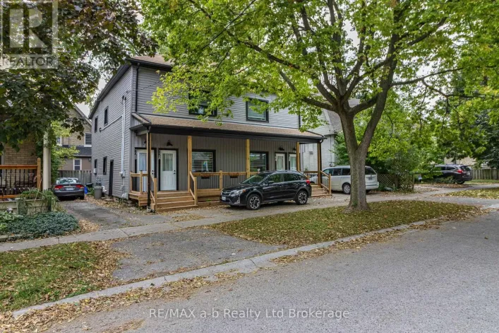 14 VICTOR STREET, London South