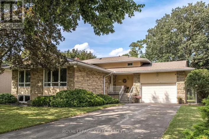 14 WOODSIDE DRIVE, Hamilton