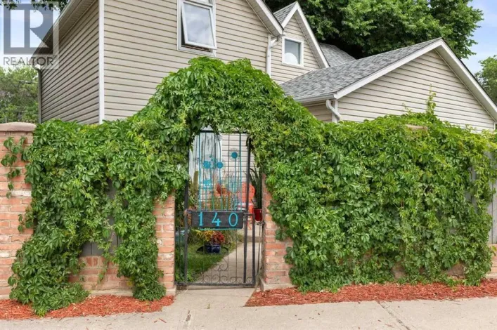 140 6 Street SE, Medicine Hat