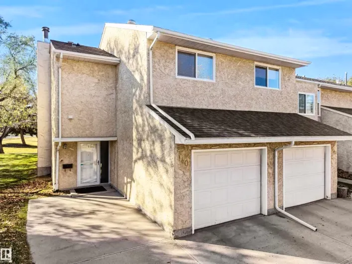 Row / Townhouse for sale: 140 CALLINGWOOD PL NW, Edmonton