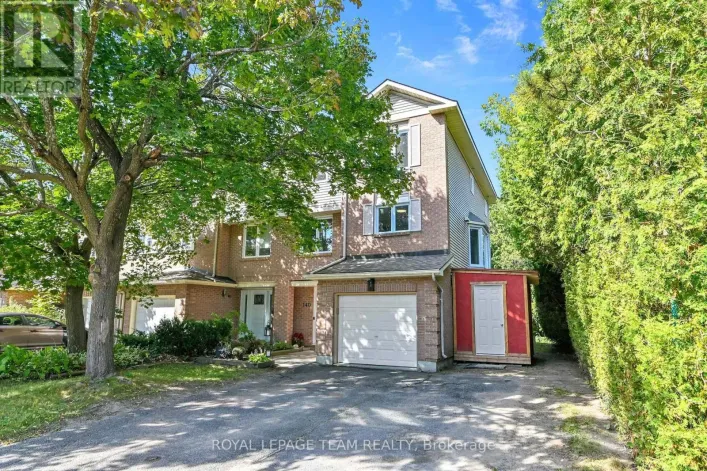 140 CENTREPOINTE DRIVE, Ottawa