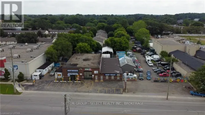 140 CLARKE ROAD, London East