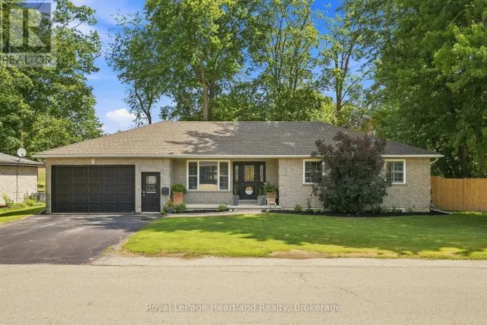 140 JOHN STREET N, Minto