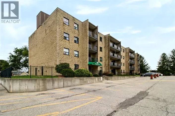140 PARK AVENUE East Unit# 302, Chatham