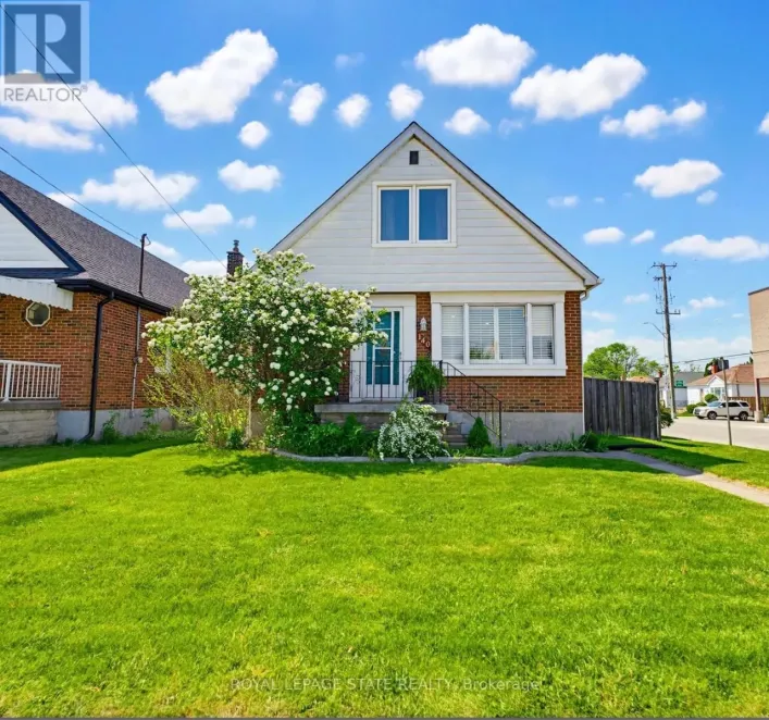 140 PARKDALE AVENUE, Hamilton