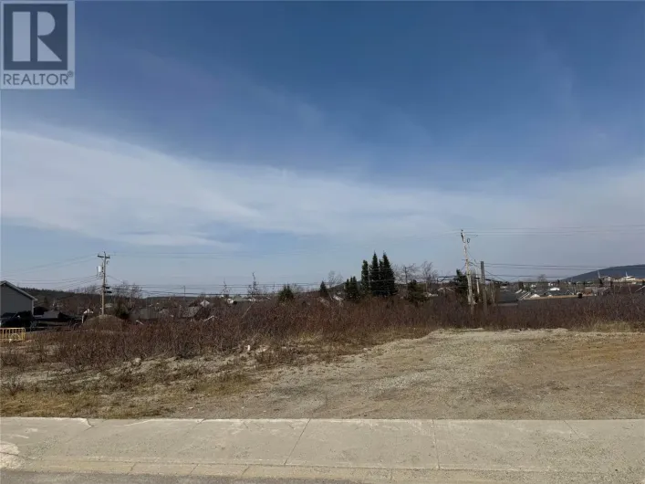 140 Raven Avenue, Labrador City