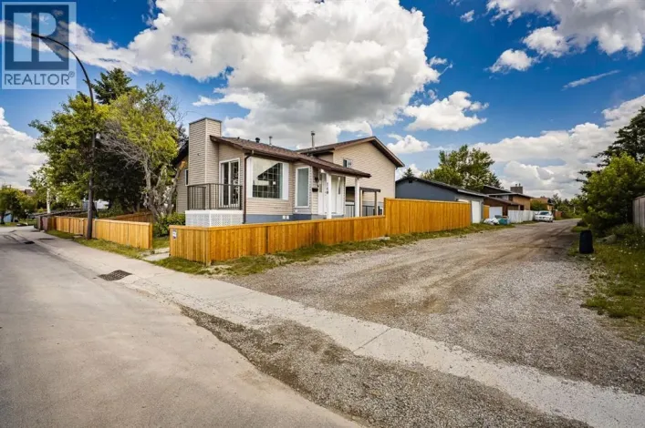 140 Whitworth Way, Calgary
