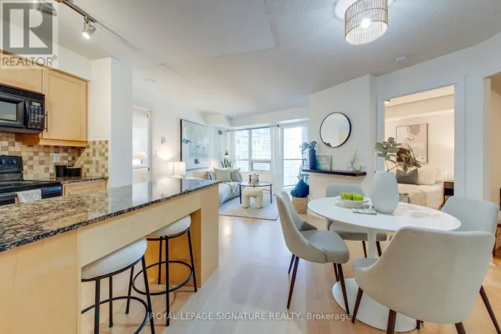 1401 - 20 BLUE JAYS WAY, Toronto