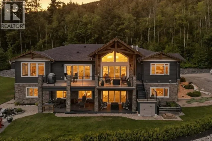 1401 65 Street SW, Salmon Arm