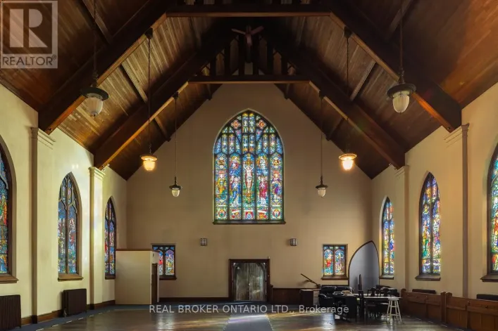 1401 KING STREET E, Hamilton