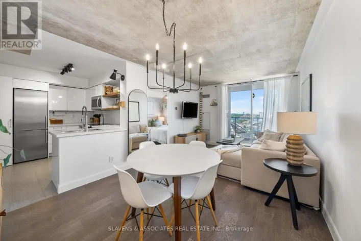 1402 - 1369 BLOOR STREET W, Toronto