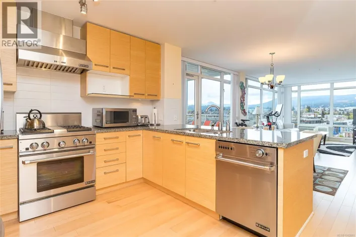 1402 38 Front St, Nanaimo