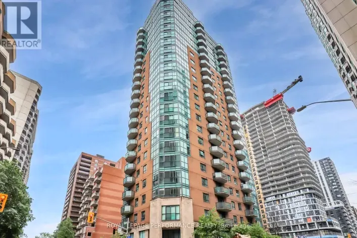 1402 - 445 LAURIER AVENUE W, Ottawa