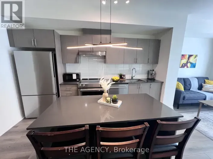 Apartment for rent: 1402 - 8960 JANE STREET E, Vaughan