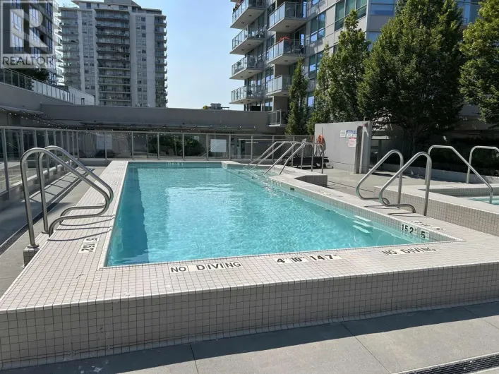 1403 125 E 14TH STREET, North Vancouver