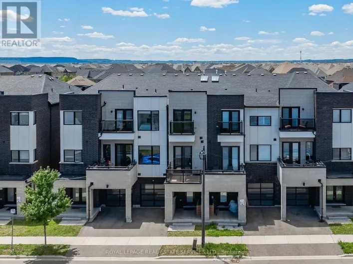 1403 CLARRIAGE COURT, Milton