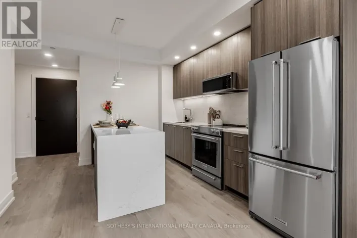 1404 - 29 YORK GARDEN WAY, Toronto
