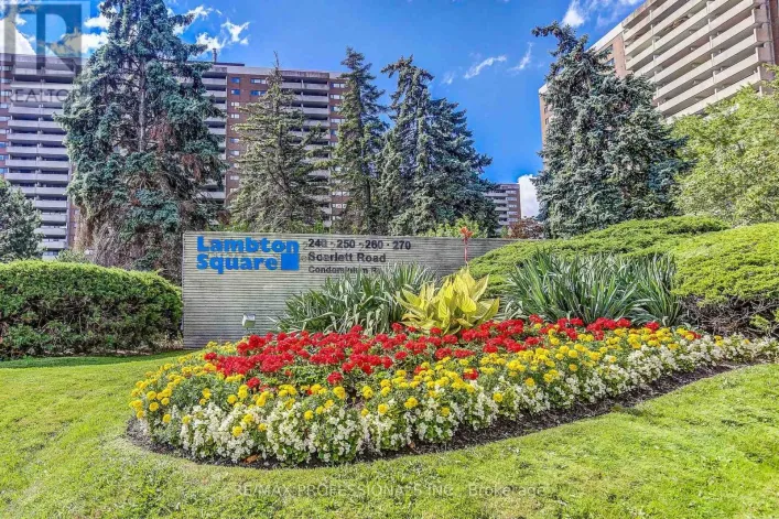 Apartment for sale: 1405 - 240 SCARLETT ROAD, Toronto