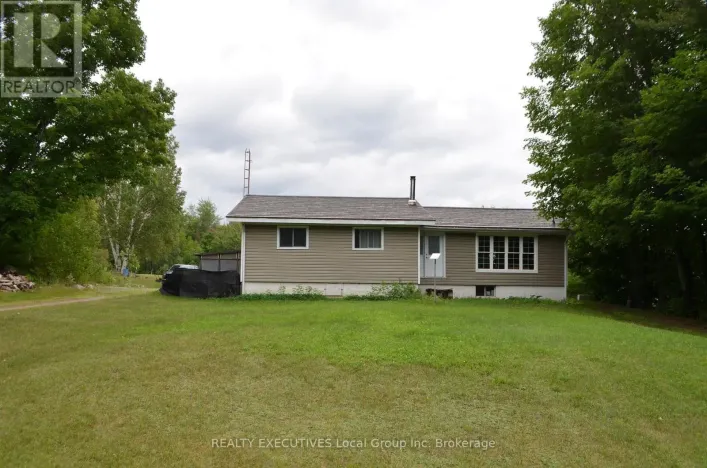 1405 PIONEER ROAD, Chisholm