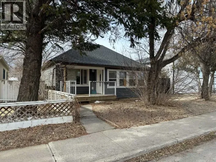 1406 13 Street N, Lethbridge