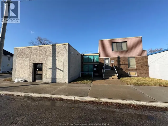 1406 ERIE STREET East, Windsor