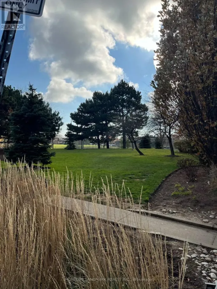 1409 - 812 BURNHAMTHORPE ROAD, Toronto